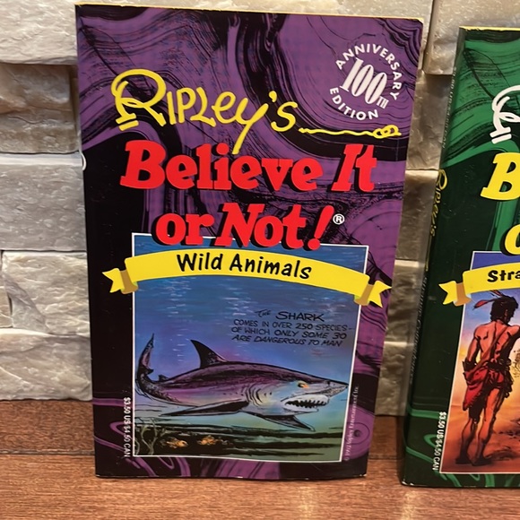 Vintage Ripleys Believe It or Not 2 book pack - Picture 2 of 4